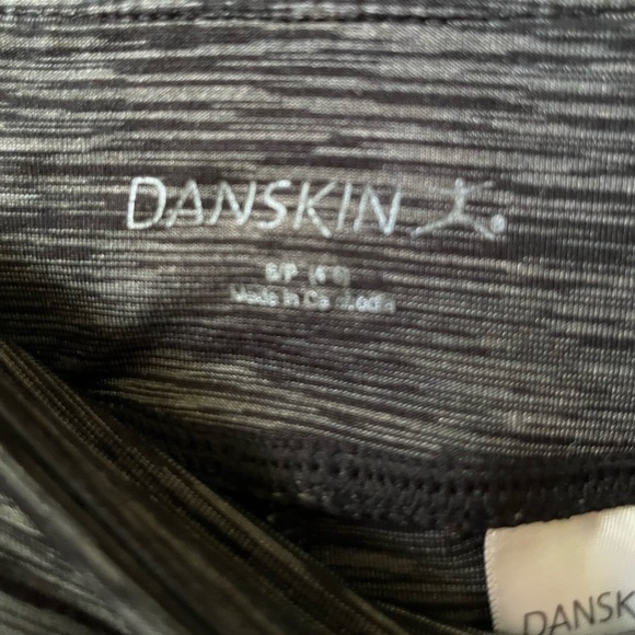 Danskin Grey Striped Cropped Pants Small - Picture 5 of 6